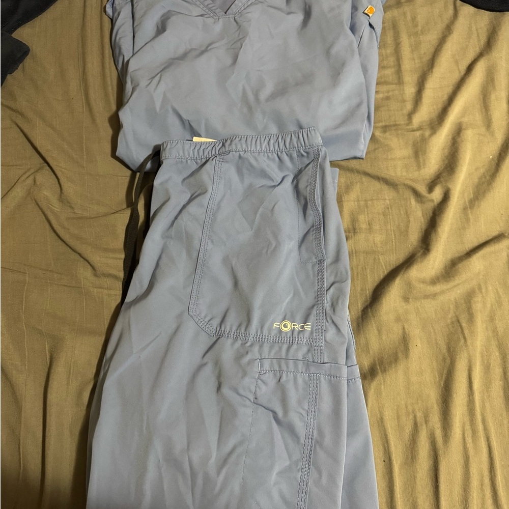 Carhartt scrub set